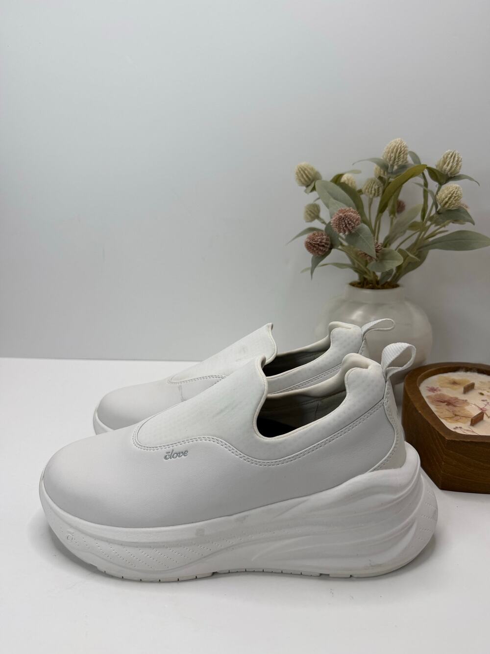 Clove Ona Slip On Sneaker Nursing Healthcare Brilliant White Women 8/Men 6.5